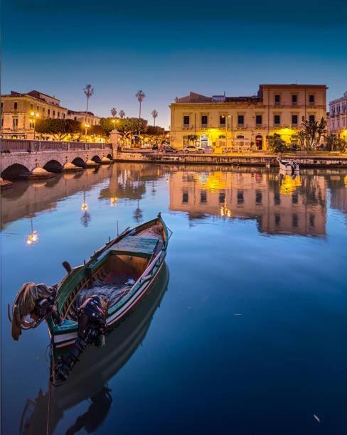 Appartamento Al Posto Giusto Syrakus Exterior foto